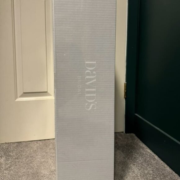 Galina Signature Ivory Wedding Dress Size 18 - Picture 6 of 7